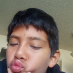 Meet your Posher, Estela